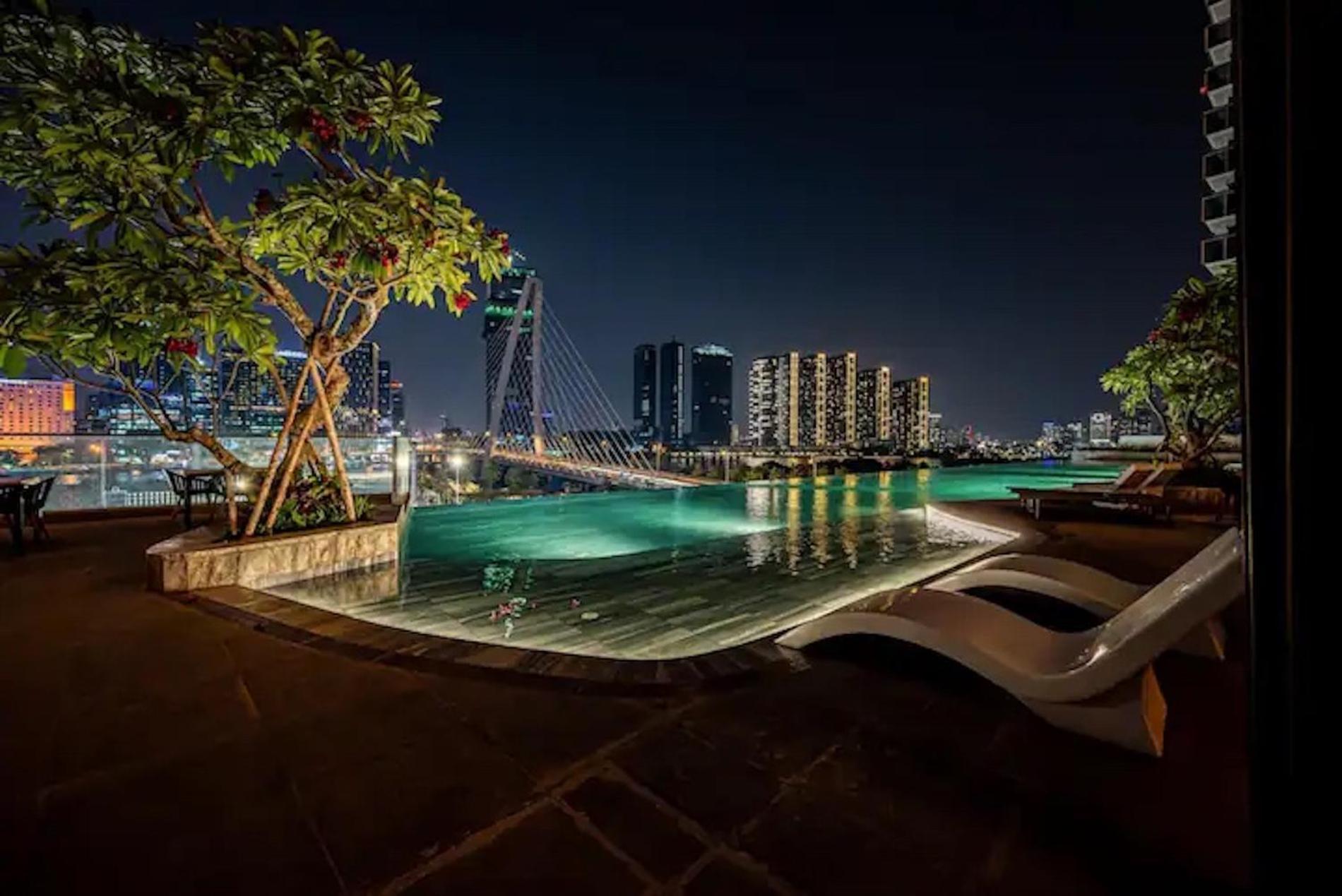 The Opera Apartment Cental Saigon Free Pool-Gym-Sauna Room- Golf Mini Ho Chi Minh-staden Exteriör bild