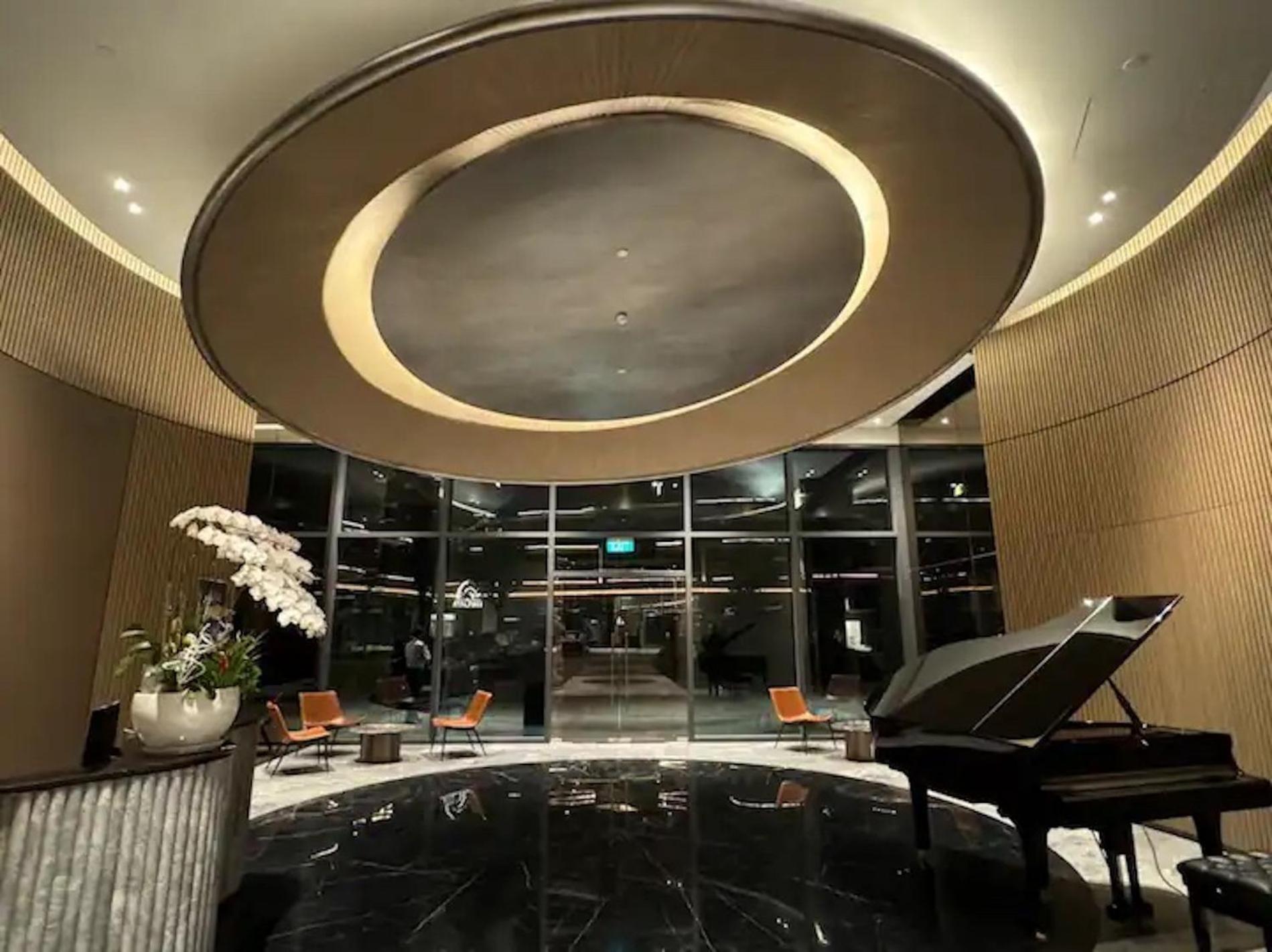 The Opera Apartment Cental Saigon Free Pool-Gym-Sauna Room- Golf Mini Ho Chi Minh-staden Exteriör bild