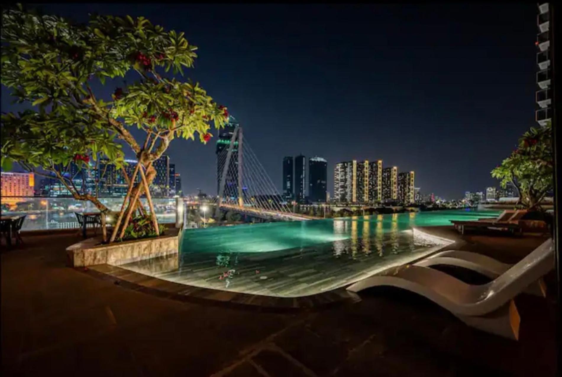 The Opera Apartment Cental Saigon Free Pool-Gym-Sauna Room- Golf Mini Ho Chi Minh-staden Exteriör bild