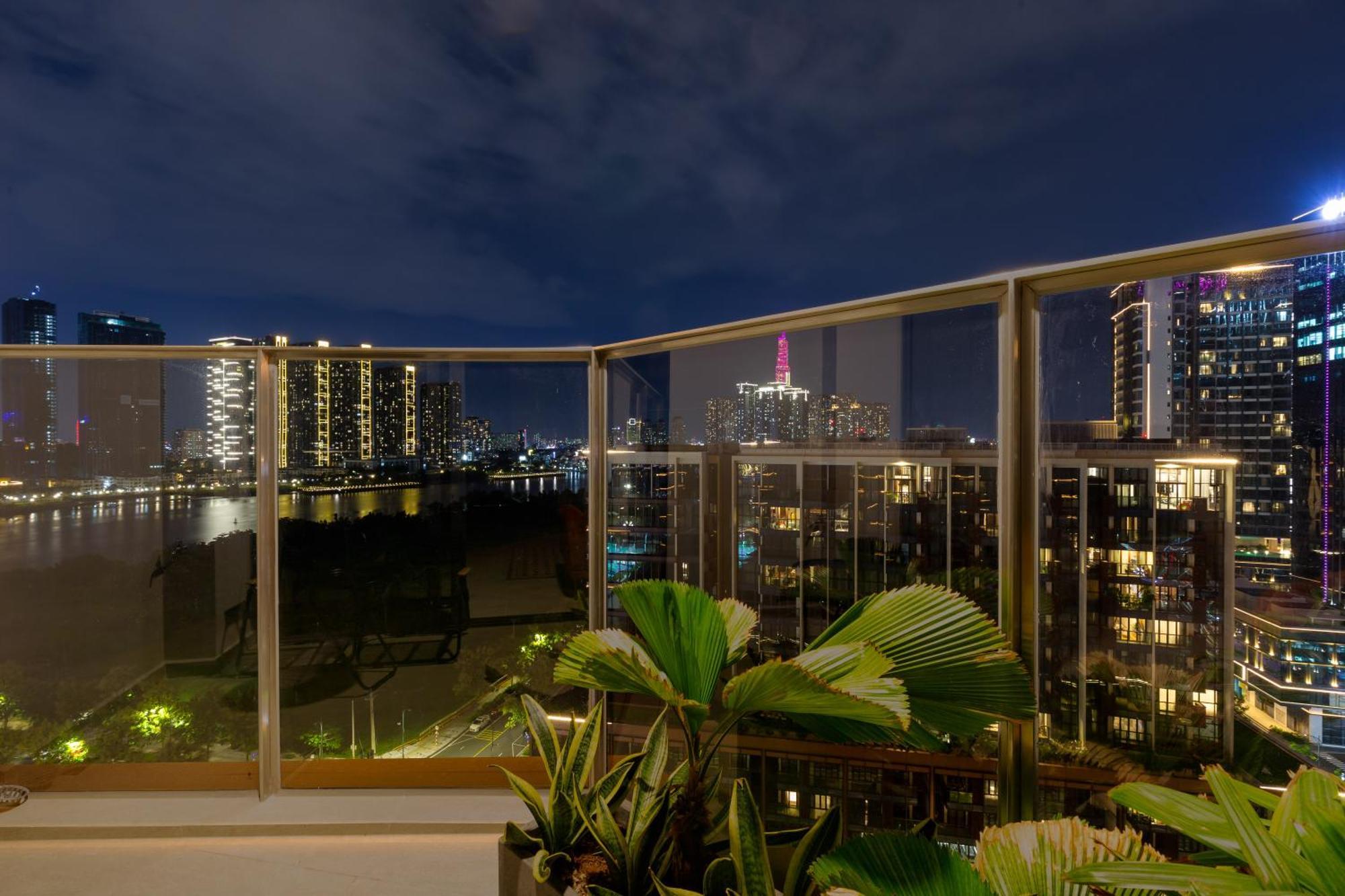 The Opera Apartment Cental Saigon Free Pool-Gym-Sauna Room- Golf Mini Ho Chi Minh-staden Exteriör bild