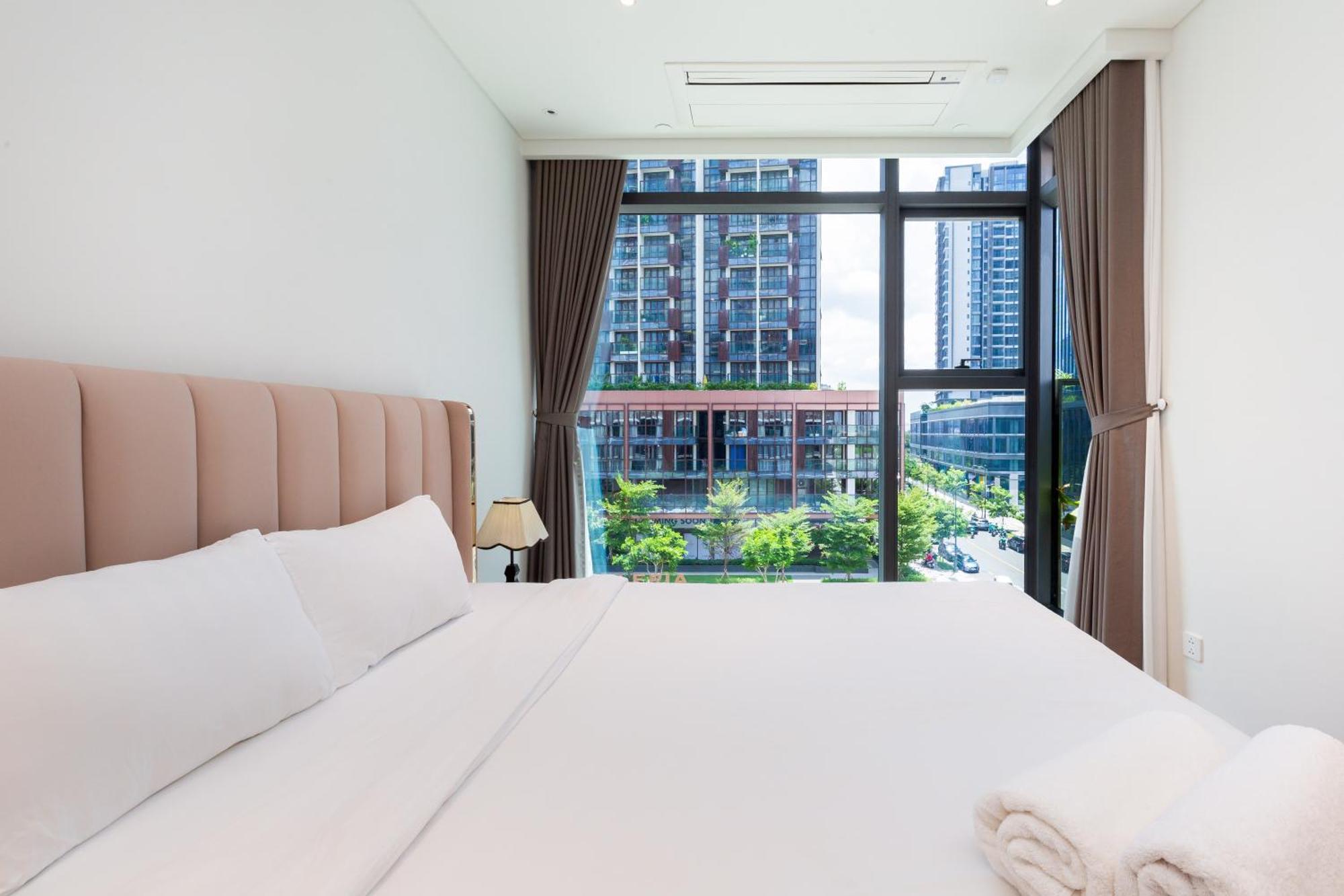 The Opera Apartment Cental Saigon Free Pool-Gym-Sauna Room- Golf Mini Ho Chi Minh-staden Exteriör bild